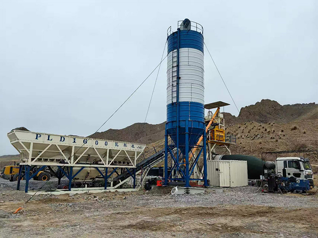 Non-foundation Concrete Batching Plant HZS60
